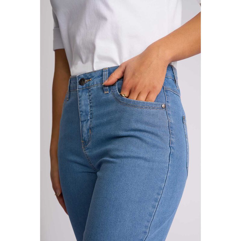 Vassalli Slim Leg Contrast Stitch Denim Short image number 6